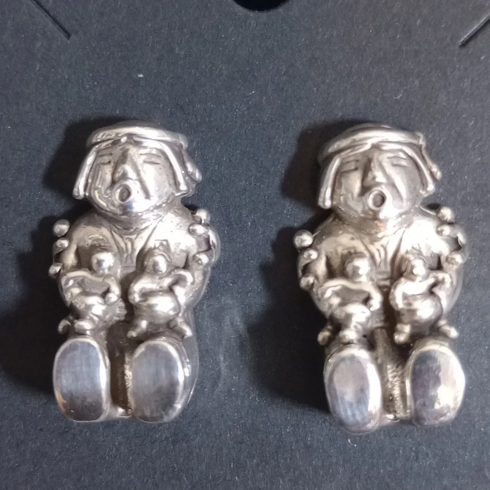 Storyteller Vintage Native American Sterling Silver  Stud Earrings - Picture 3 of 14